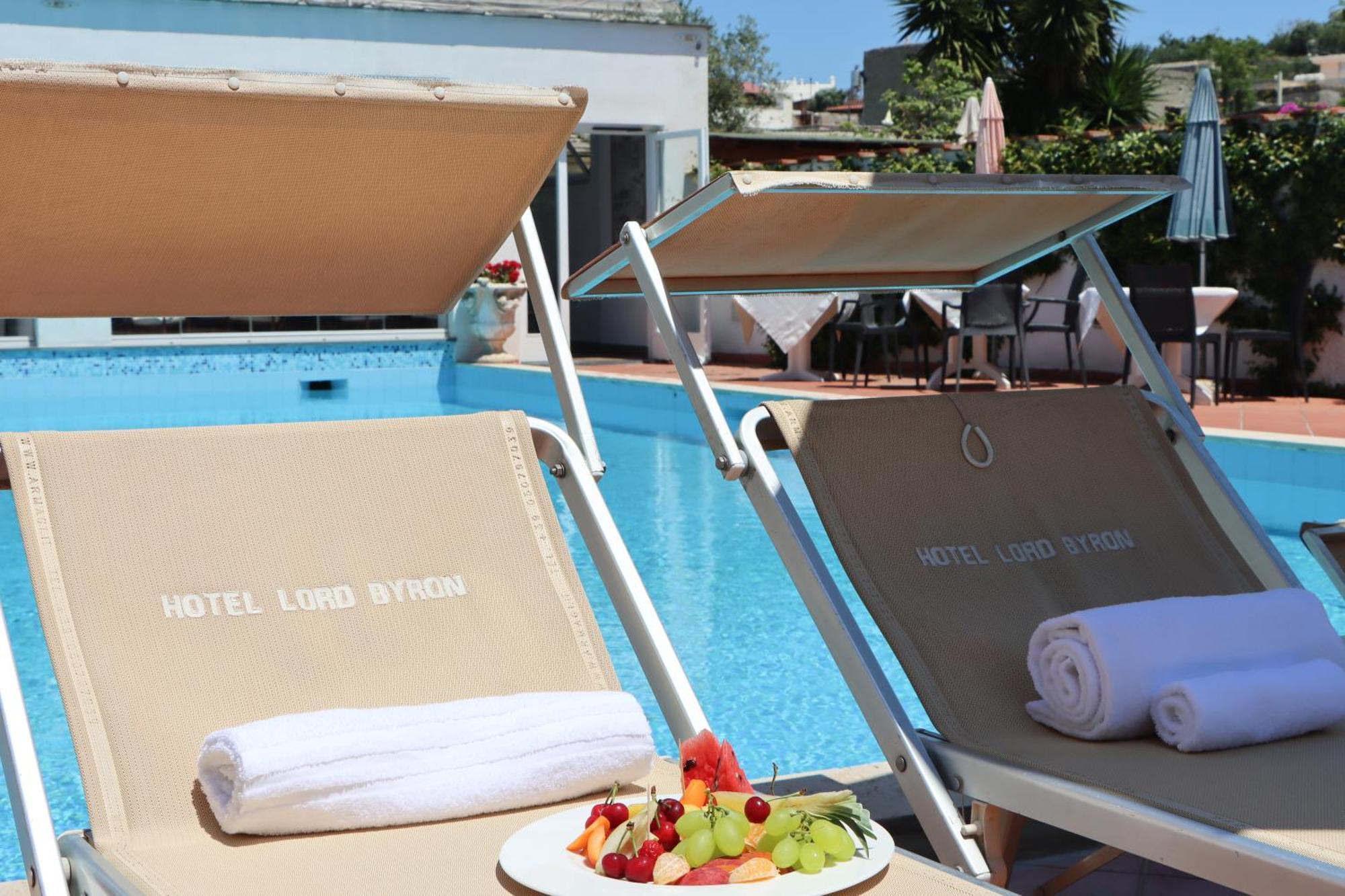Hotel Lord Byron Форио Экстерьер фото