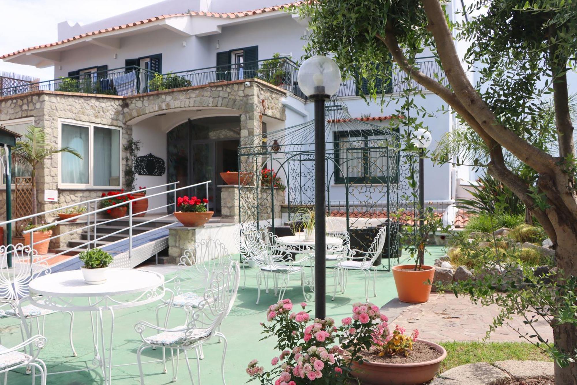 Hotel Lord Byron Форио Экстерьер фото